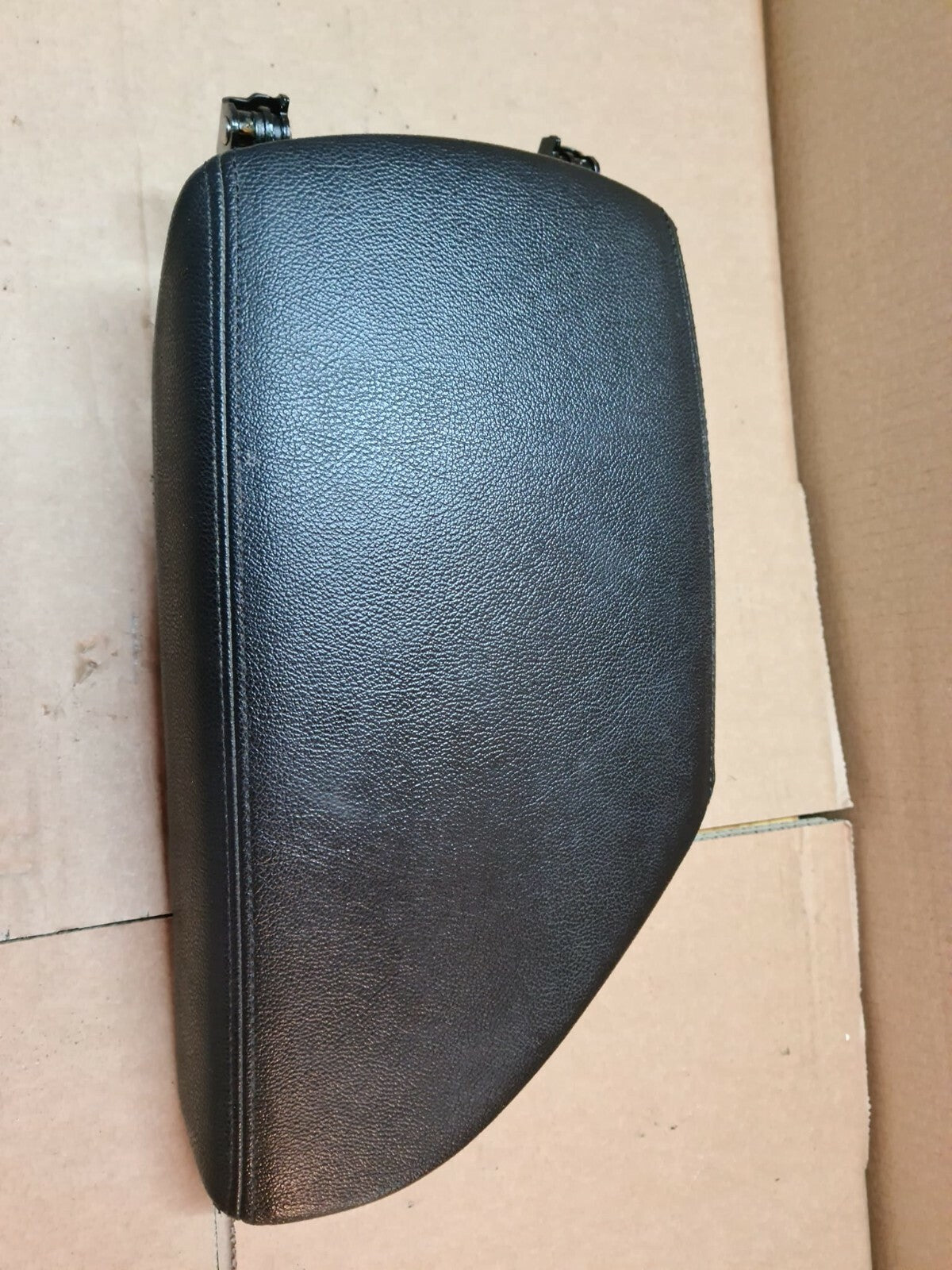 HYUNDAI I40 CENTRE ARM REST 2012-2015