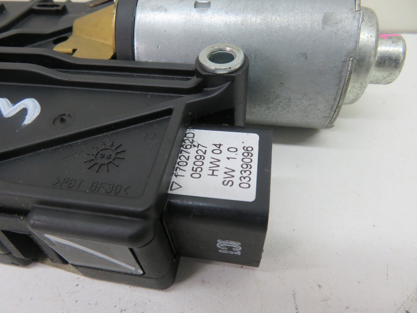 VOLVO V50 SUN ROOF MOTOR 30716185 2004-2008 HN54-3