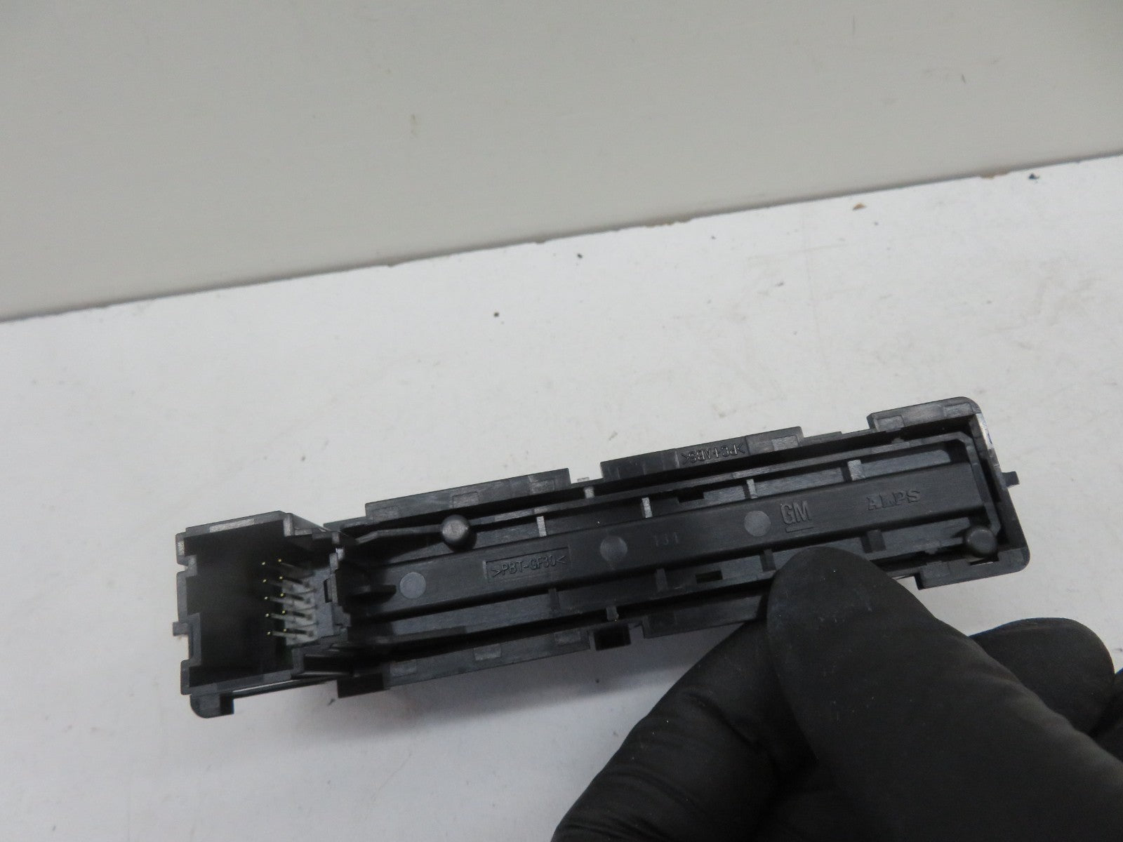 VAUXHALL MOKKA HAZARD TRACTION SWITCH 2012-2016 1739-13