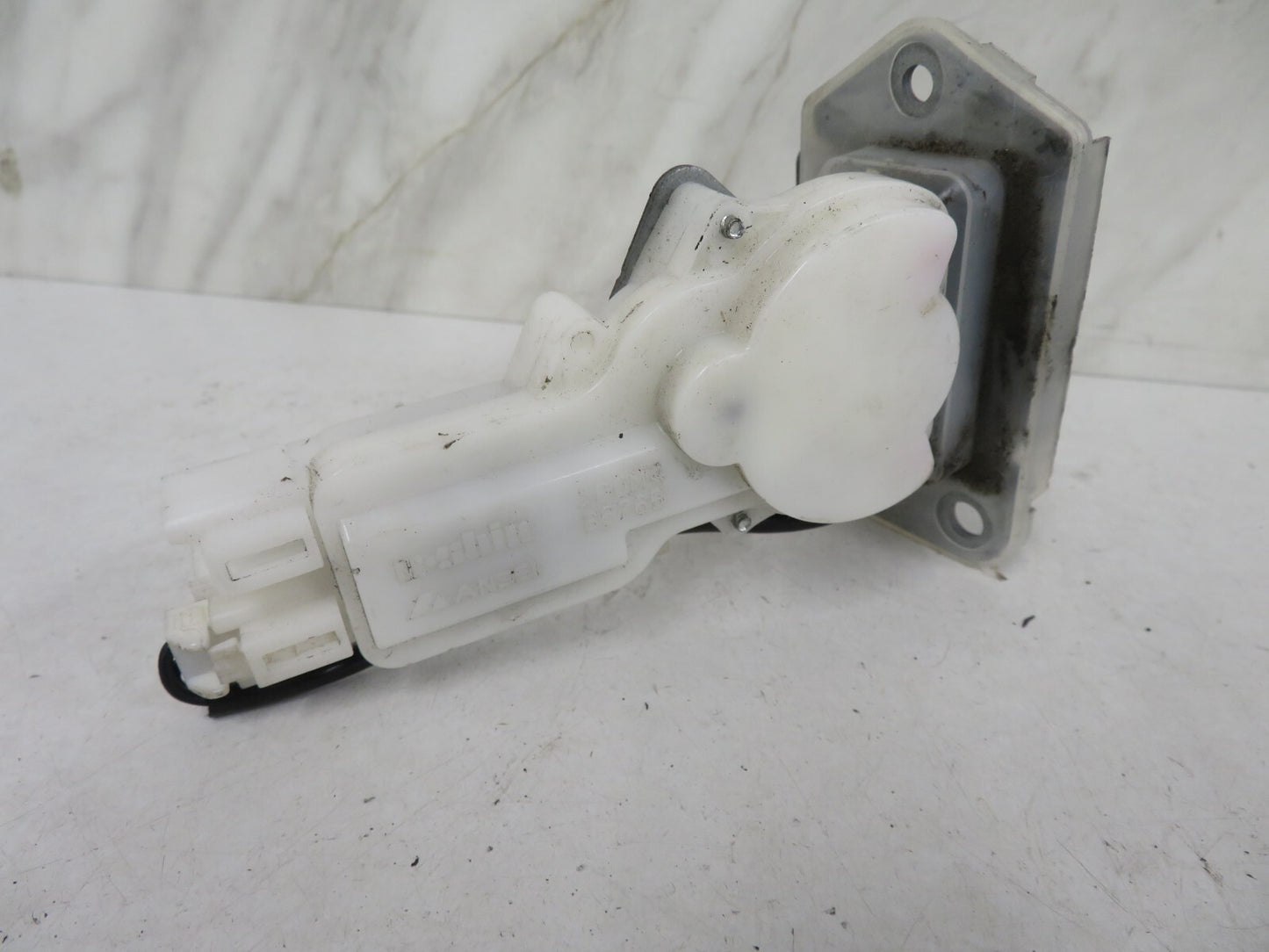 SUZUKI SWIFT GLS TAILGATE BOOT LOCK CATCH 1998-2003 1341-6