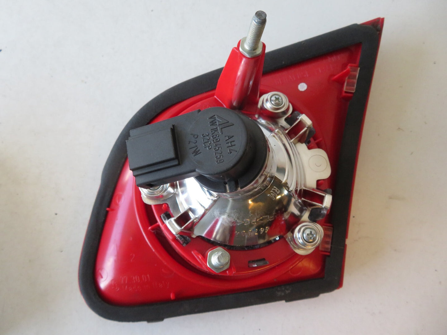 VOLKSWAGEN VW PASSAT B6 NS REAR INNER TAIL LIGHT 3c5945093d 2005-2010 AMS1348