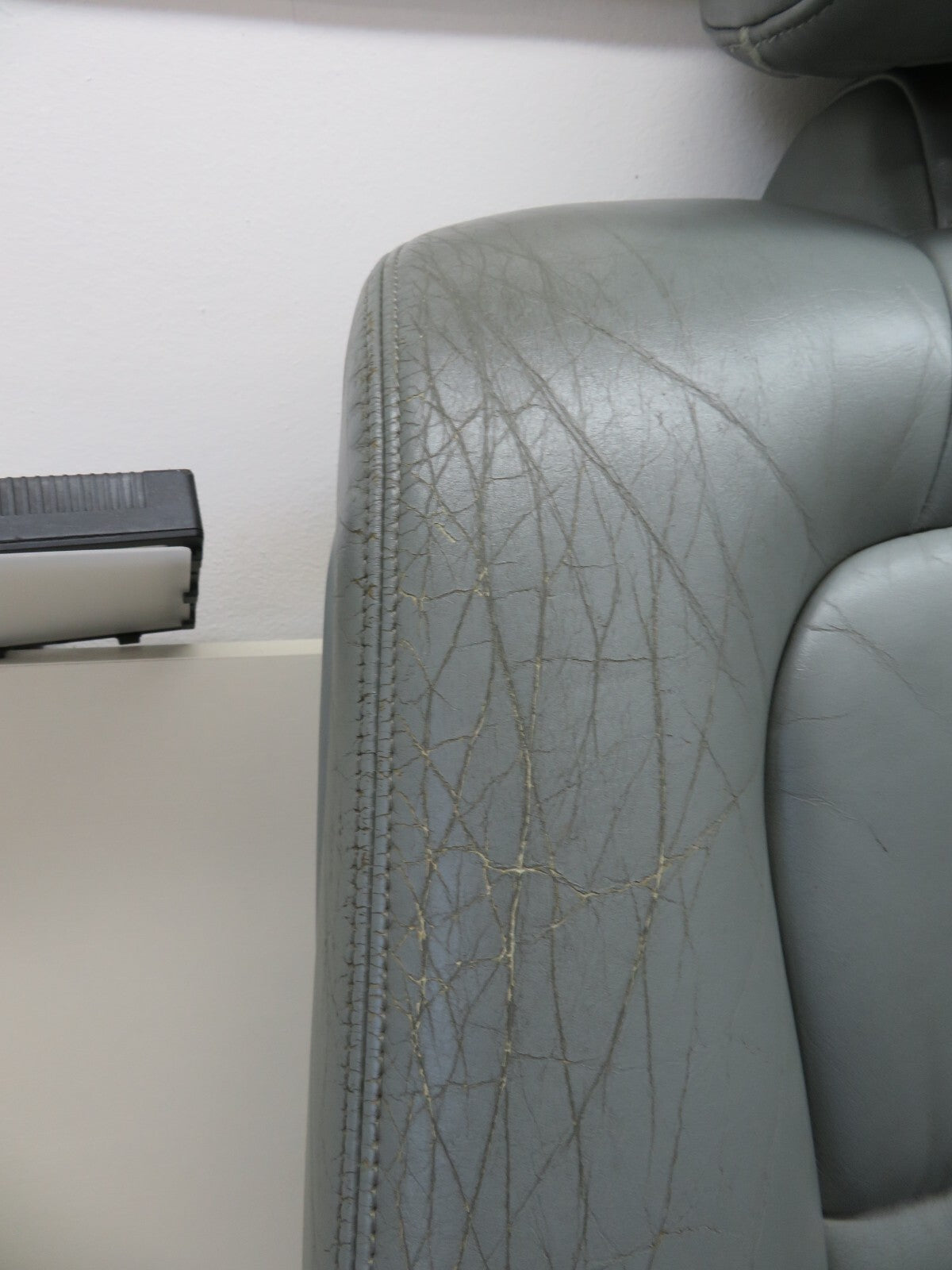 TOYOTA LEXUS SOARER SC400 FRONT GREY LEATHER SEATS PAIR (SEE PHOTOS)  1991-1999