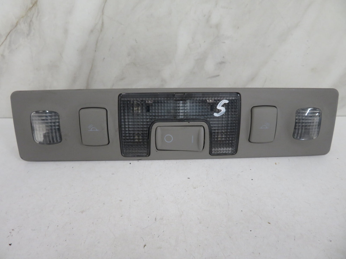 AUDI A8 D2 INTERIOR ROOF LIGHT 4B0947111 1998-2002 A1652-5