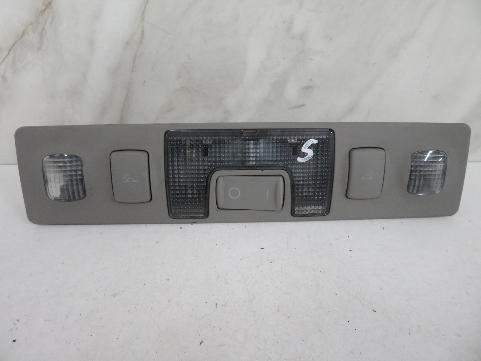 AUDI A8 D2 INTERIOR ROOF LIGHT 4B0947111 1998-2002 A1652-5