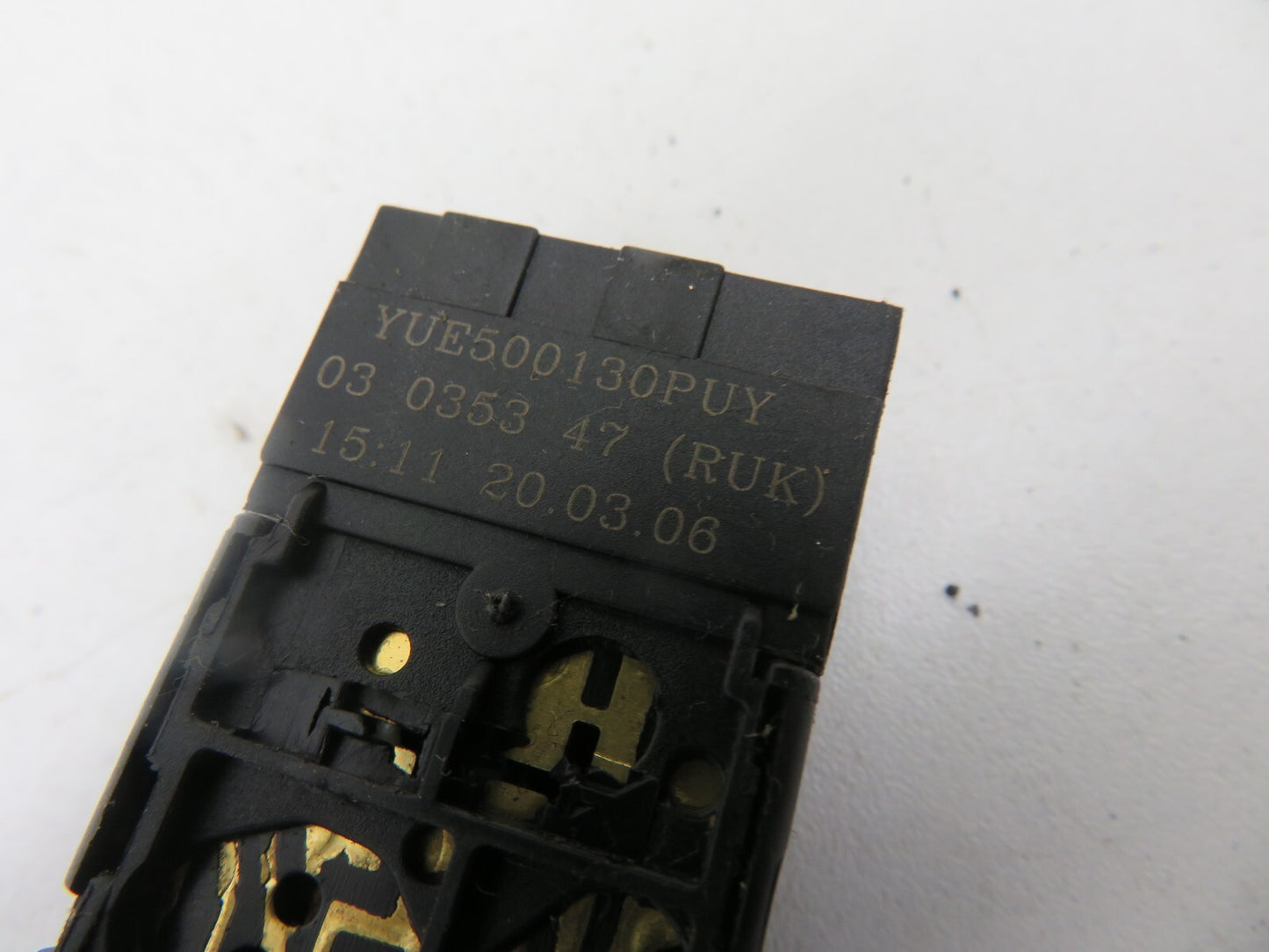 LAND ROVER FREELANDER 1 REAR DEMIST SWITCH YUE500130 2004-2006 1752-16