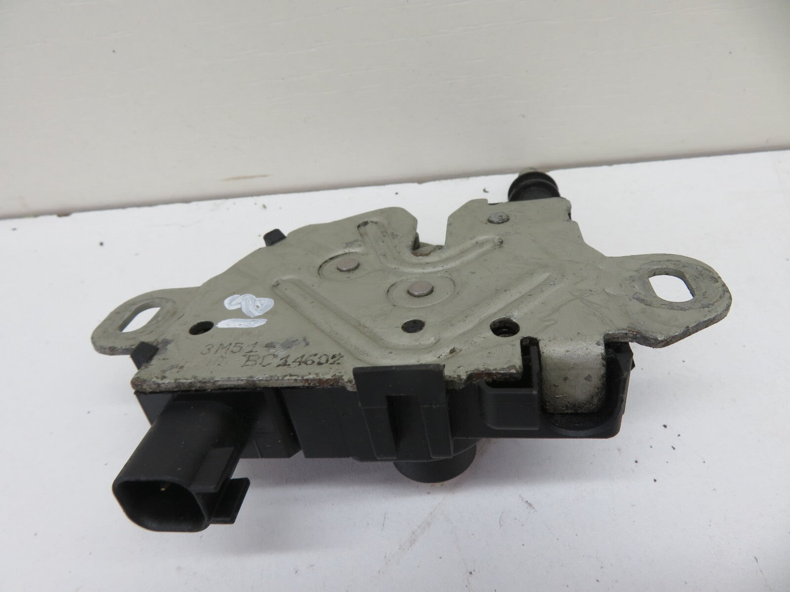 FORD FOCUS MK2 ST225 FRONT BONNET LOCK CATCH 2006-2010 1330-18