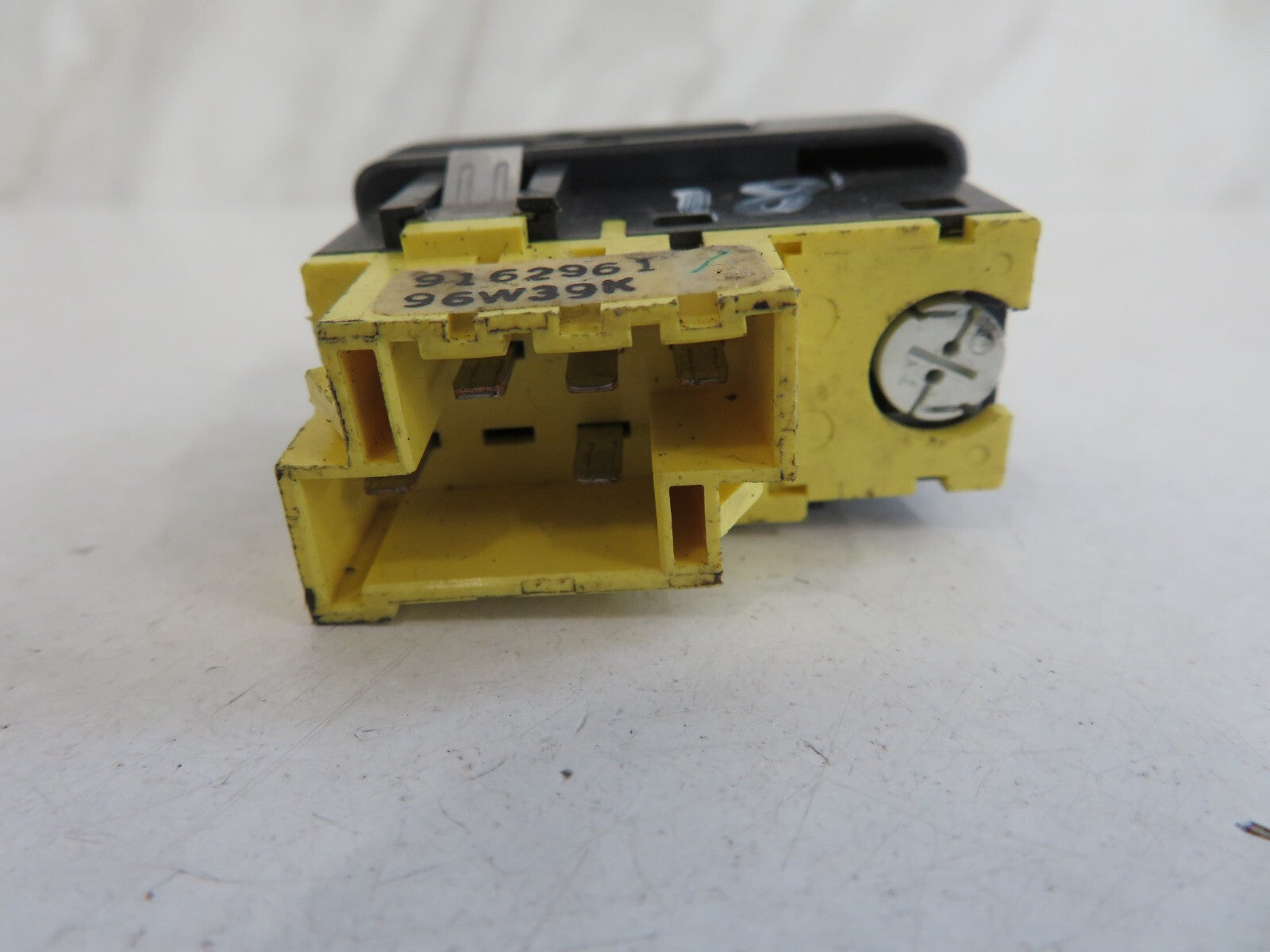 VOLVO C70 FRONT FOG LIGHT SWITCH 9162961 1996-2004 MIX1533-18