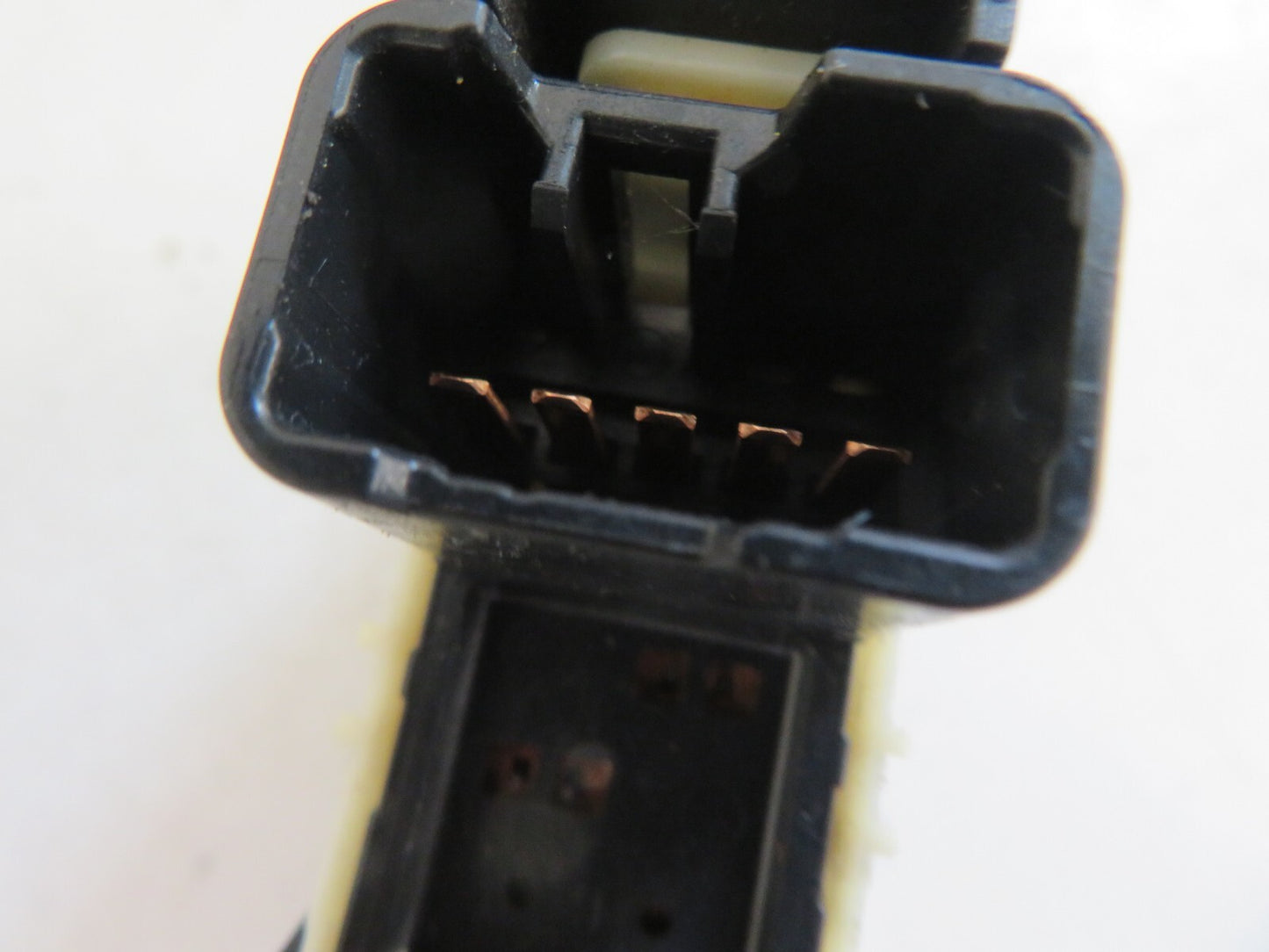 PEUGEOT 4007 NSR PASSENGER SIDE SEAT FOLD DOWN SWITCH 8610A051 2007-2012 1315-16