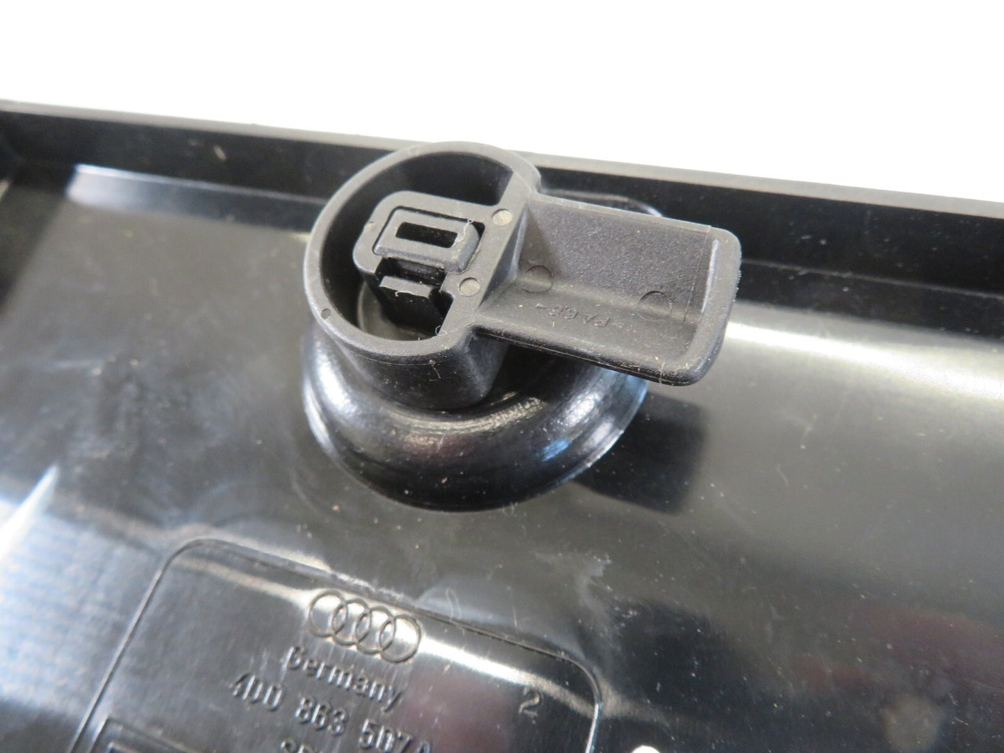 AUDI A8 D2 NSR LIGHT ACCESS TRIM 4D0863507A 1994-2003 A1344-7