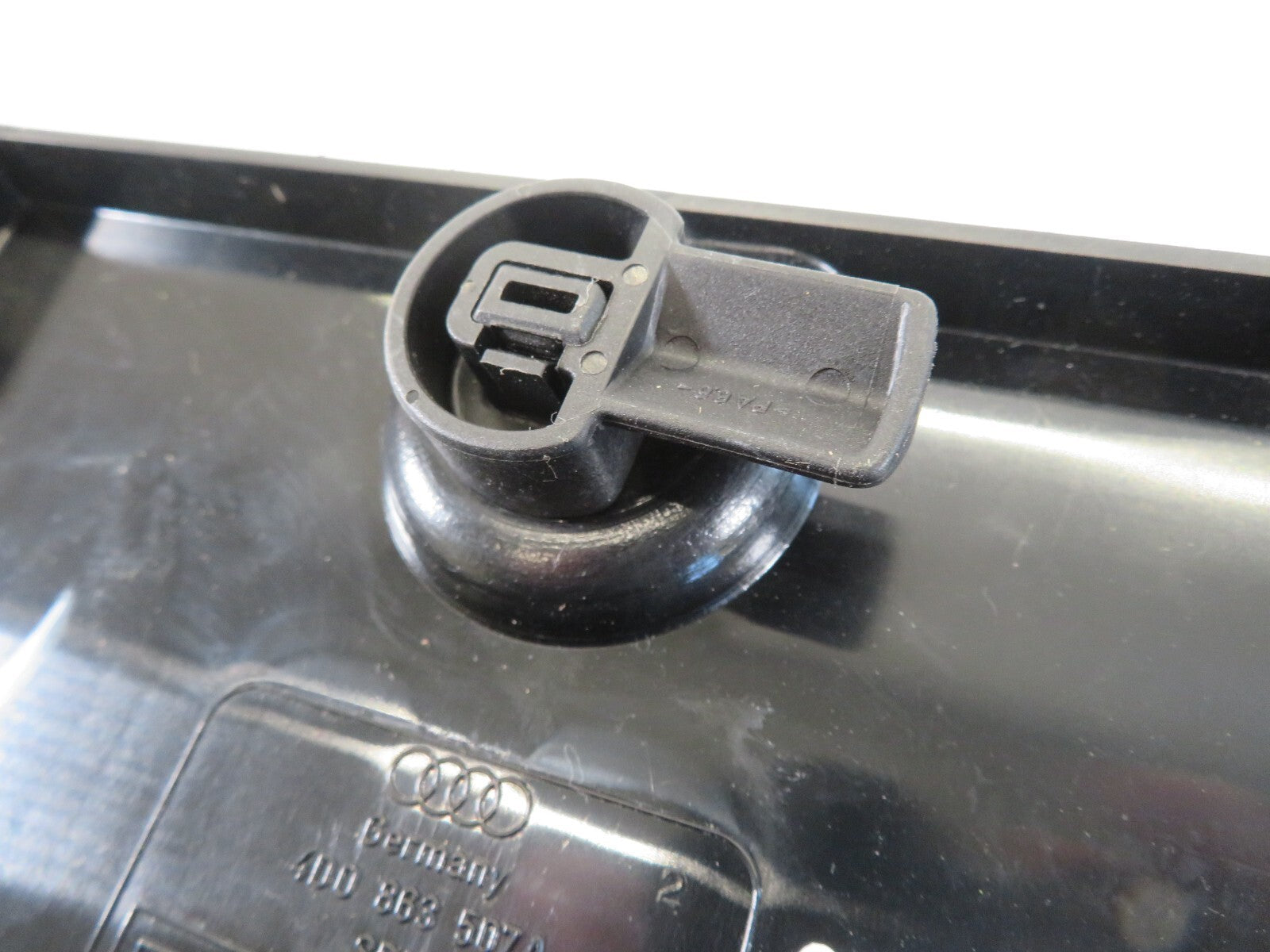 AUDI A8 D2 NSR LIGHT ACCESS TRIM 4D0863507A 1994-2003 A1344-7