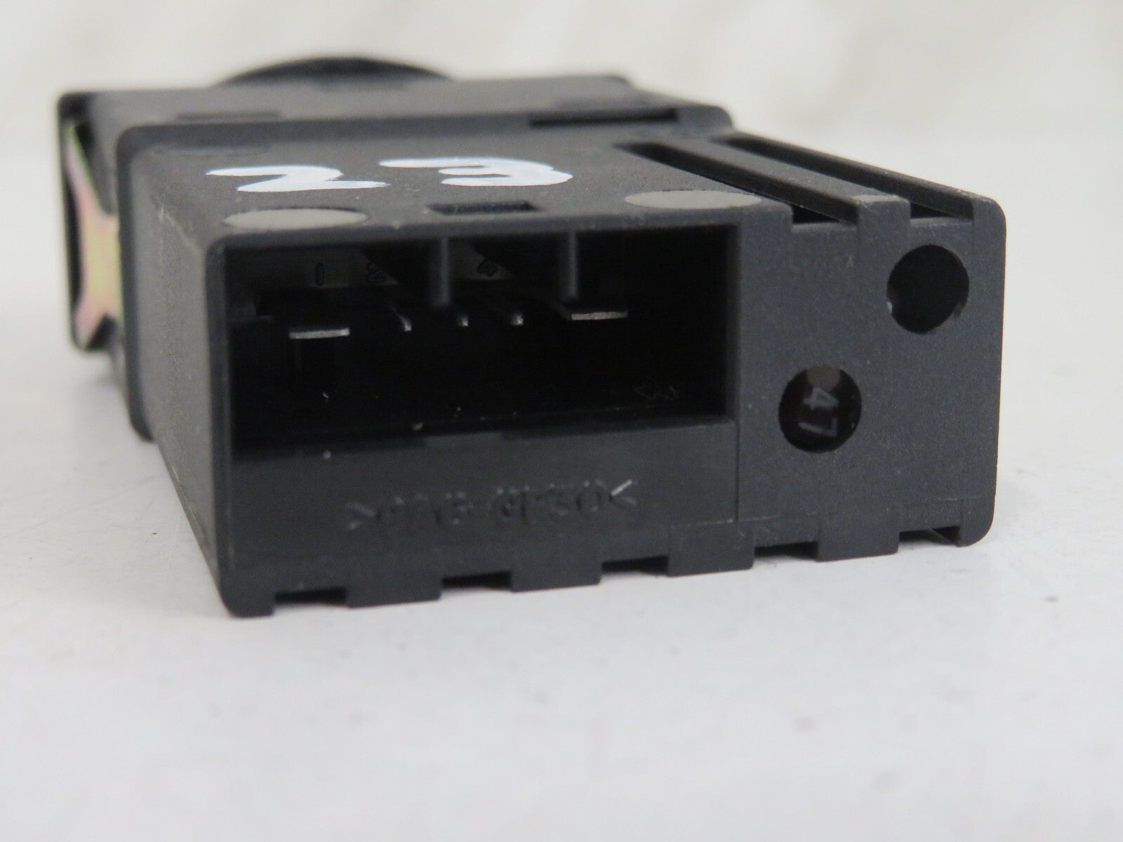 ROVER 75 HEATED SEAT SWITCH YUG101980 1999-2005 MIXA1540-23