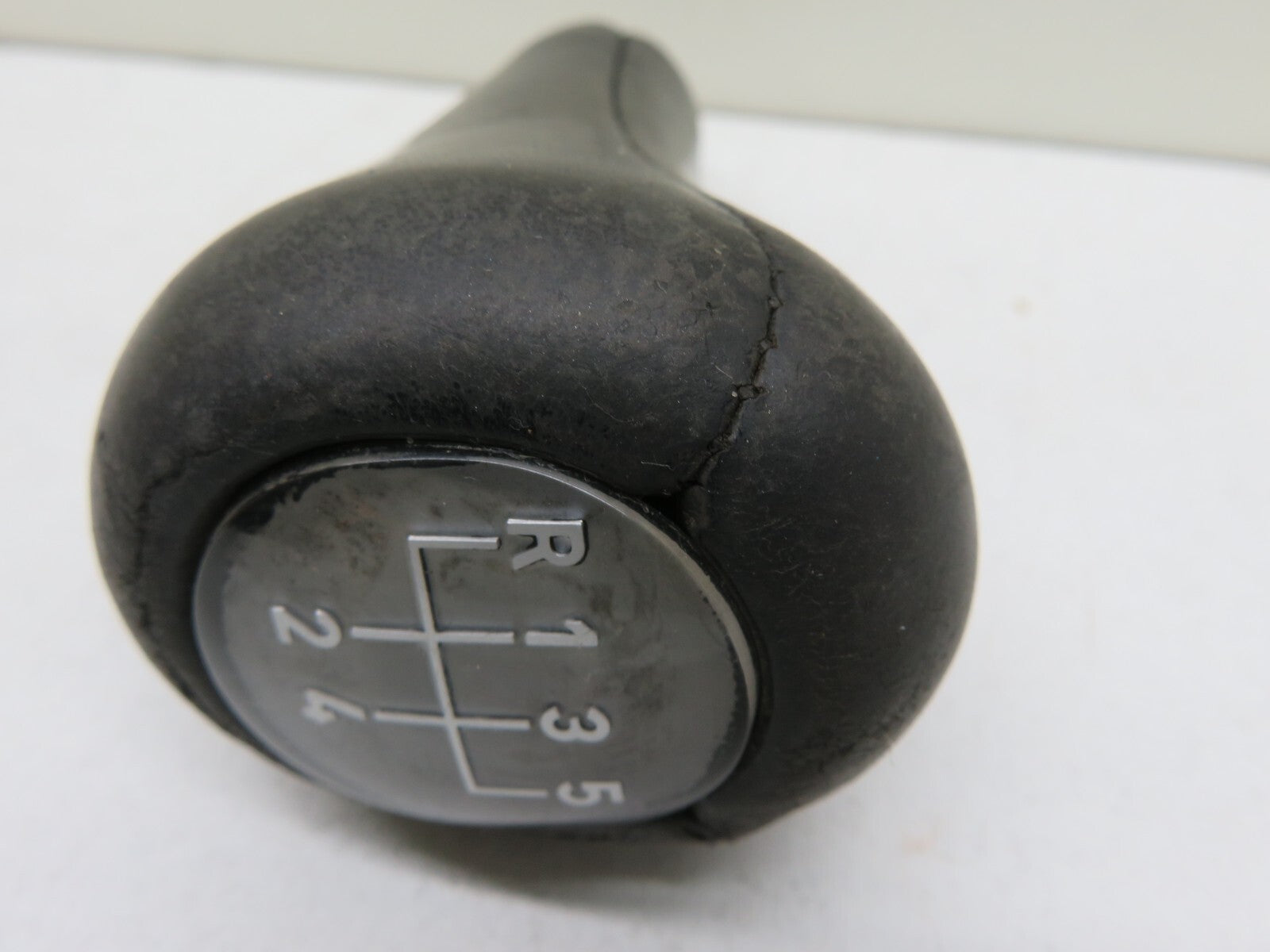 BMW E36 5 SPEED MANUAL GEAR KNOB NEEDS RETRIM  1991-1998 1658-16