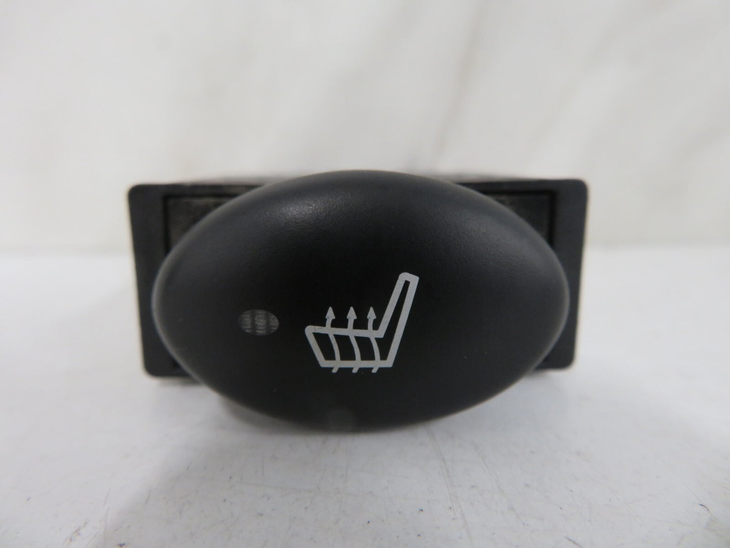 ROVER 75 HEATED SEAT SWITCH YUG101980 1999-2005 MIXA1540-23