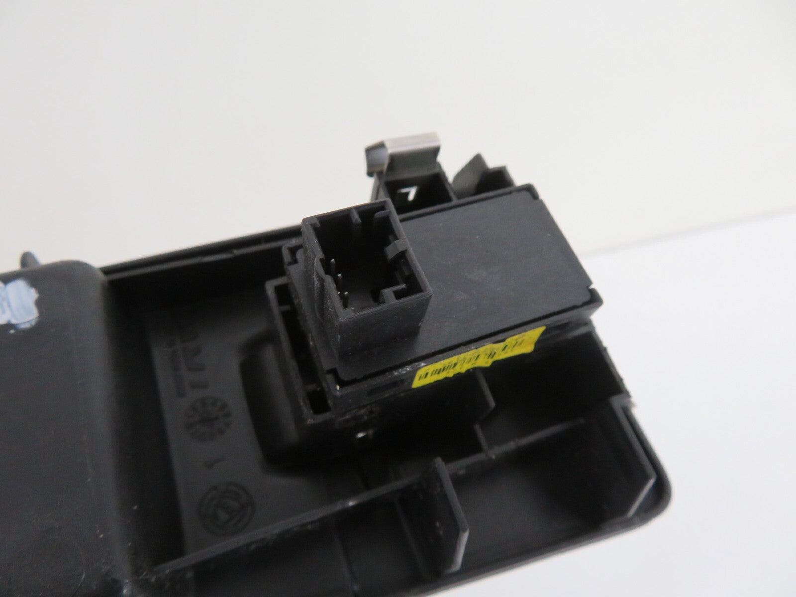 FIAT BRAVO NS PASSENGER DOOR SWITCH 2008-2012 B6-5