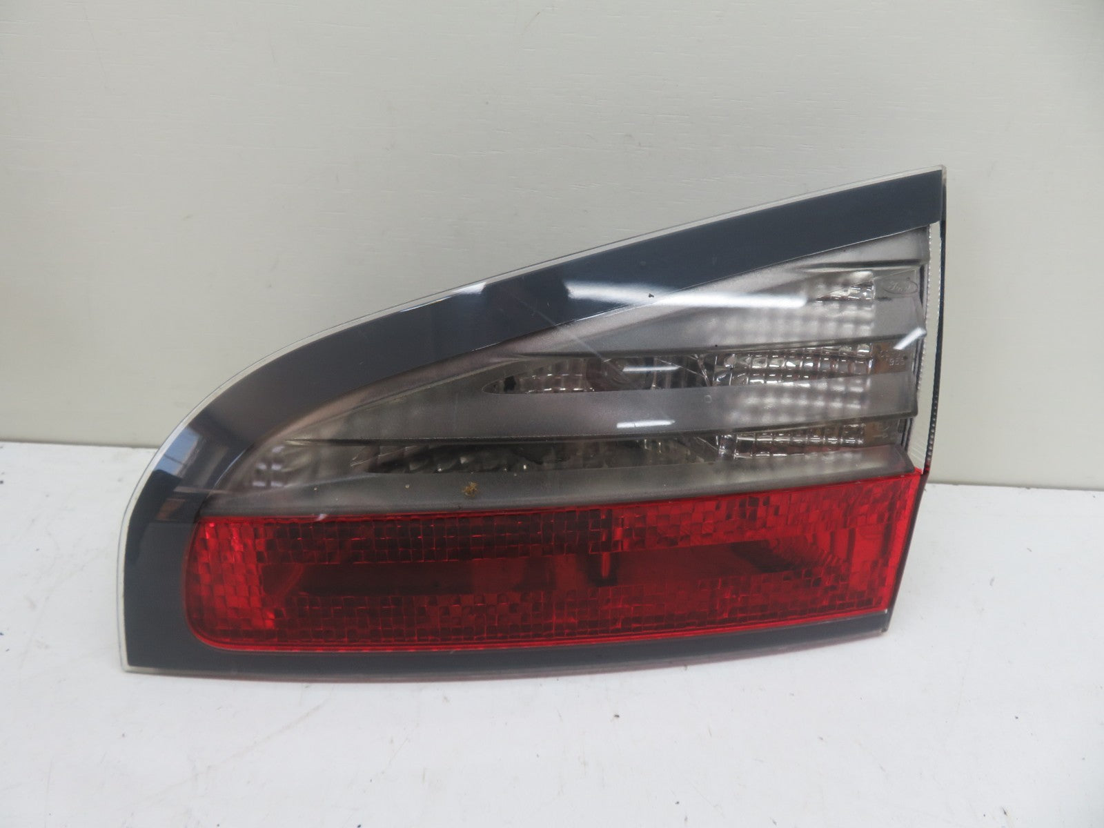 FORD S MAX OSR RIGHT INNER REAR TAIL LIGHT 2006-2010 1302-5