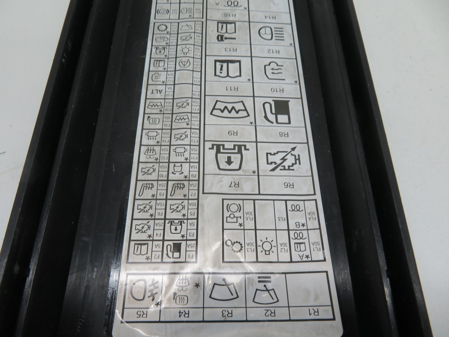 LAND ROVER DISCOVERY 3 ENGINE BAY FUSE BOX COVER 2005-2009 1212-15