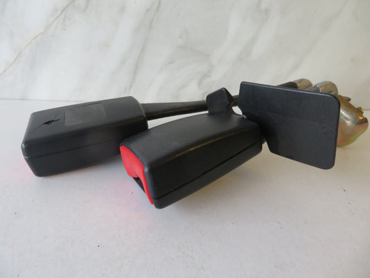 VOLKSWAGEN VW PASSAT B5.5 REAR SEAT BELT BUCKLES 3B0857739C 01-05 AMS1348