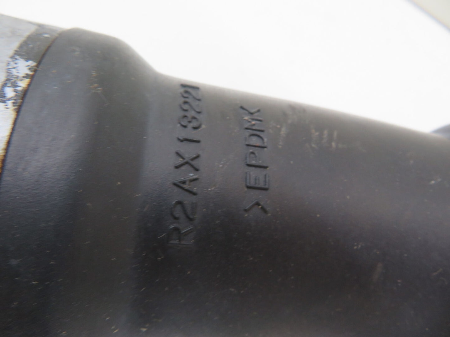 MAZDA CX7 AIR INTAKE PIPE R2AX13221 2008-2012 1414-14