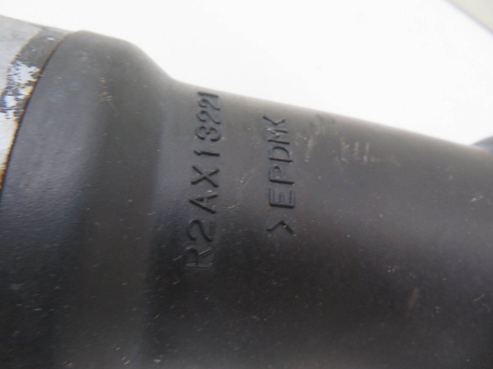 MAZDA CX7 AIR INTAKE PIPE R2AX13221 2008-2012 1414-14