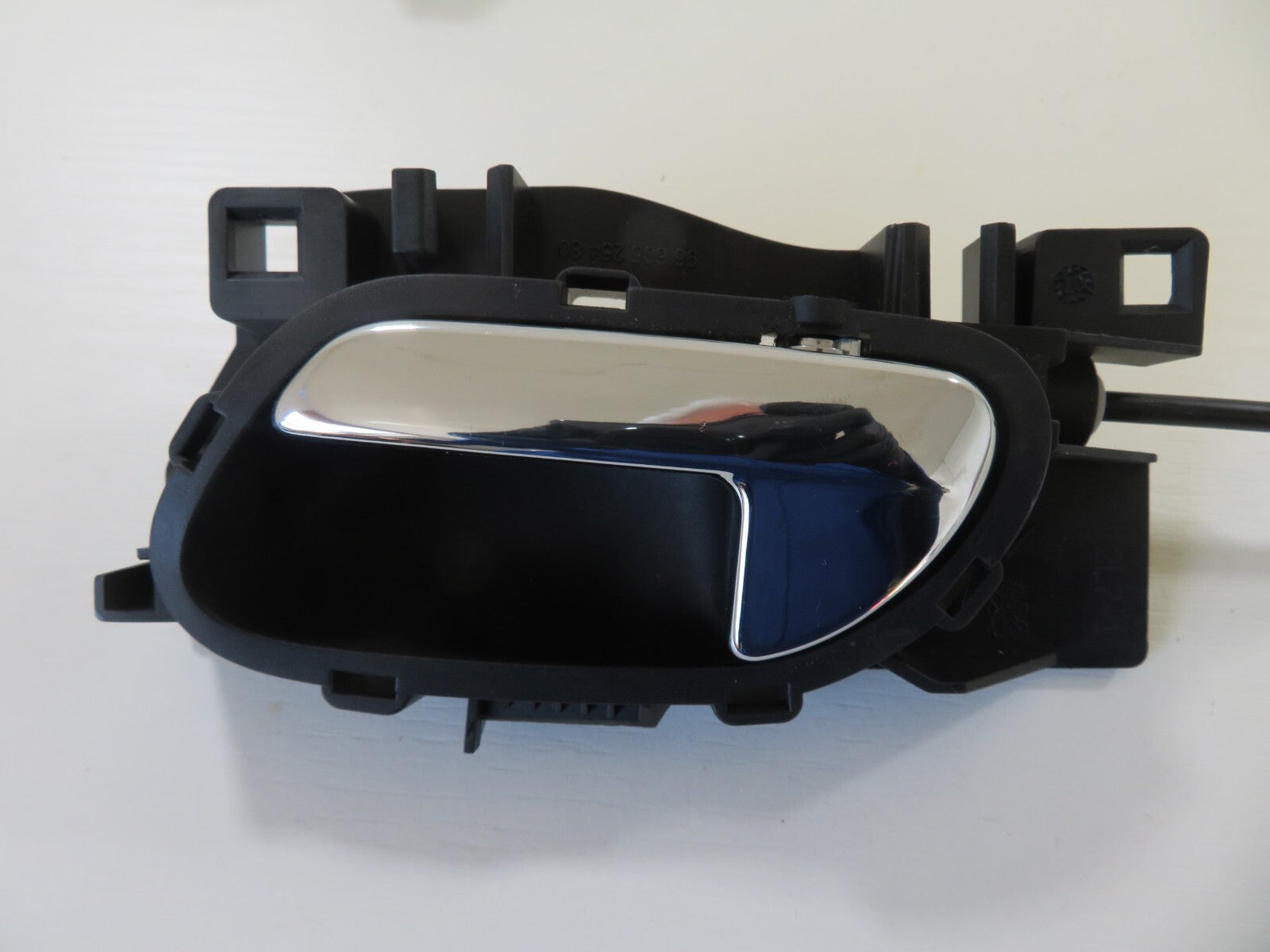 PEUGEOT 308 NSF DOOR LOCK CATCH 2007-2013 1410-2