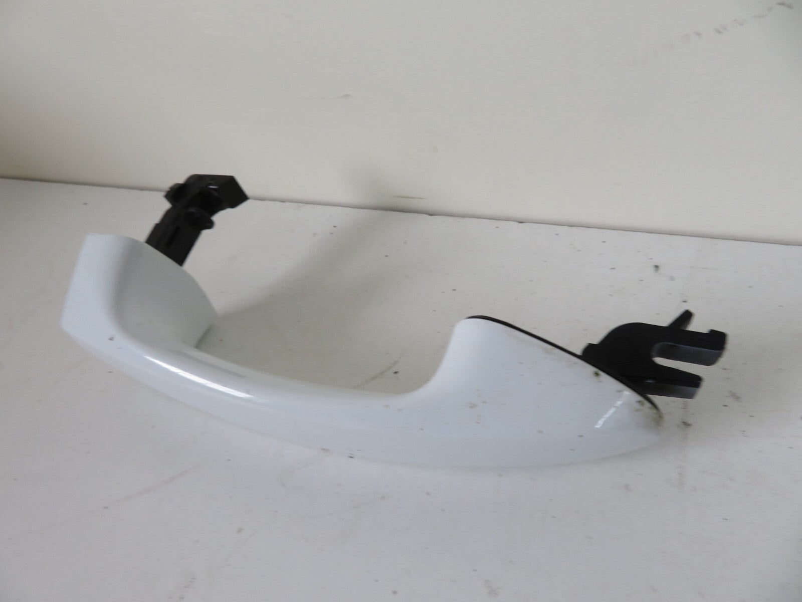 FORD FIESTA ST180 OS DRIVER DOOR HANDLE WHITE 2013-2017 1157-17