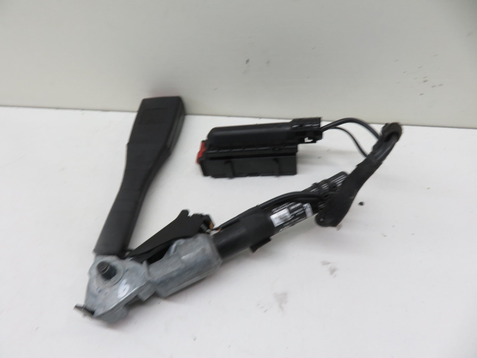 VAUXHALL CORSA D OSF DRIVER FRONT SEAT BELT TENSIONER 13225287 2006-2011 1700-9