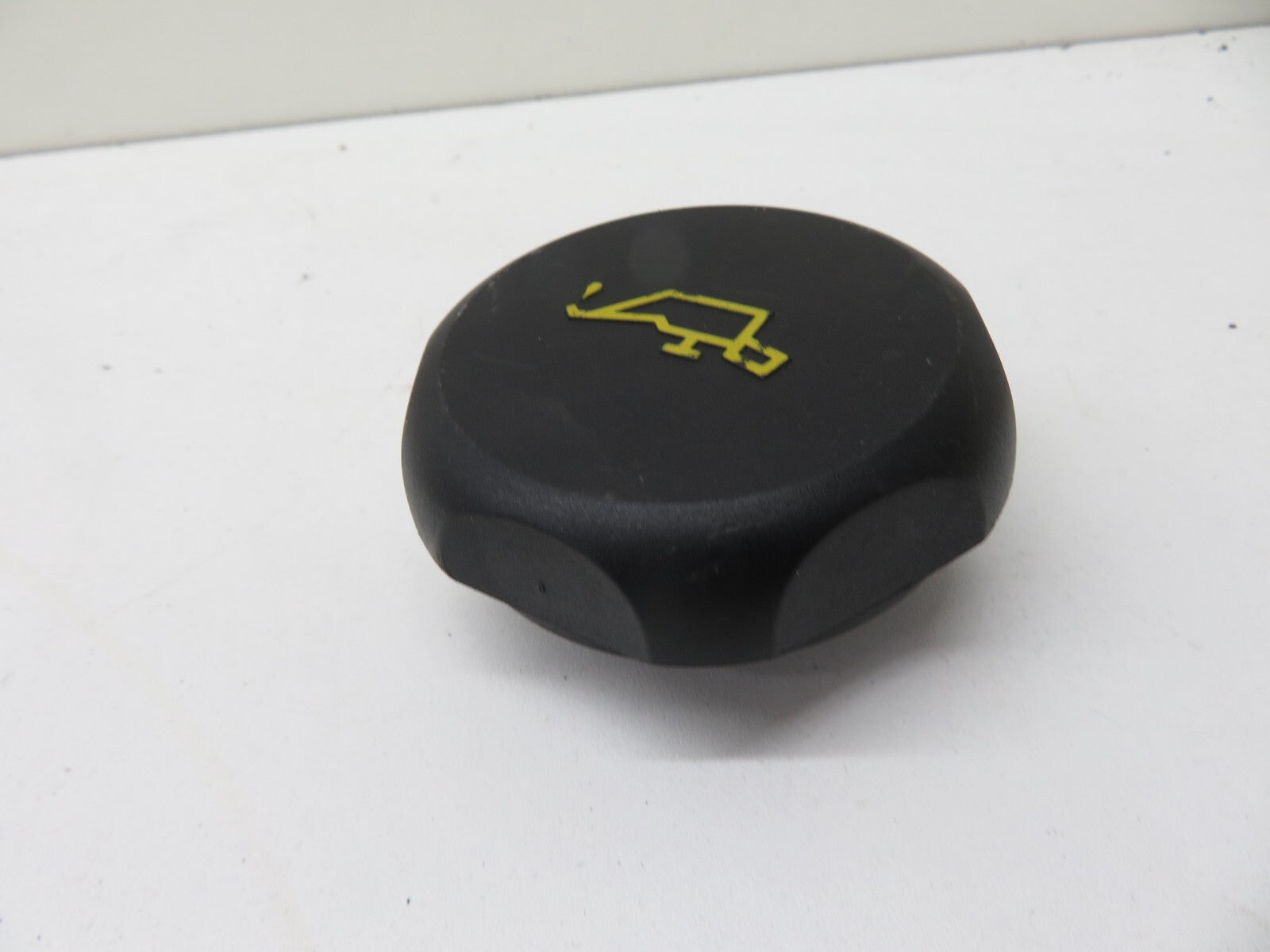 PORSCHE CAYENNE 955 ENGINE OIL CAP 2003-2006 1718-11
