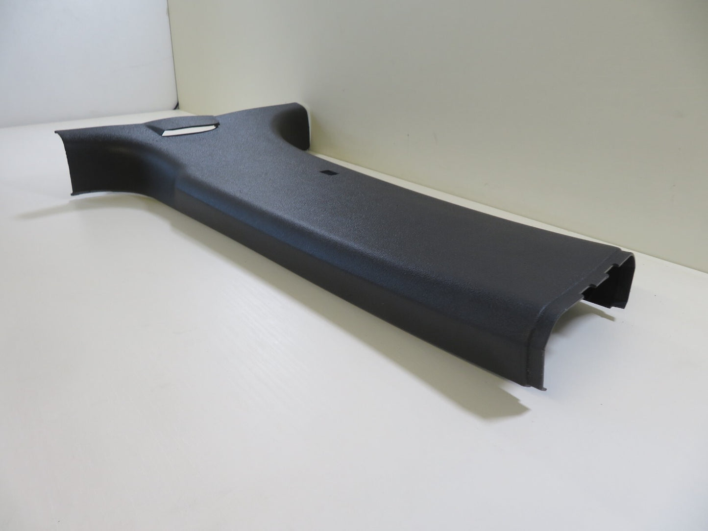 VOLKSWAGEN VW TOURAN RH OS DRIVER B PILLAR TRIM 1T0867298 2003-2009 NO2