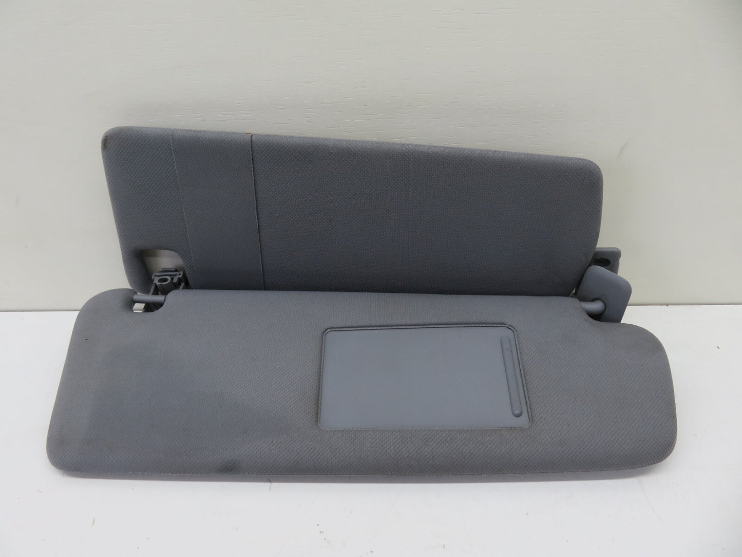 PORSCHE CAYENNE 955 OS DRIVER SUNVISOR GREY  2003-2006 1634-1