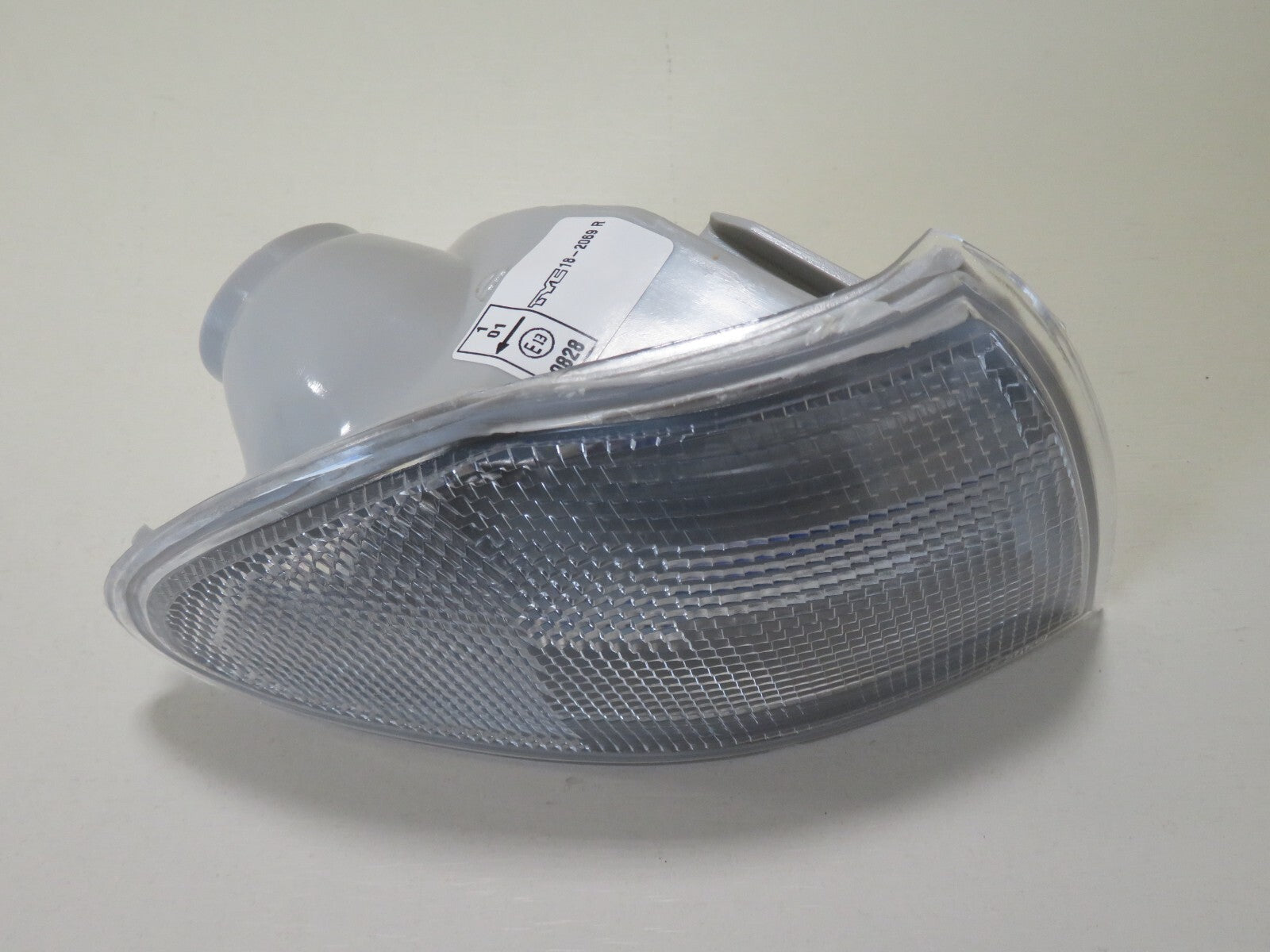 OS DRIVER RH FRONT INDICATOR LIGHT FOR VAUXHALL ASTRA 1991-1994 18-2069-11-2