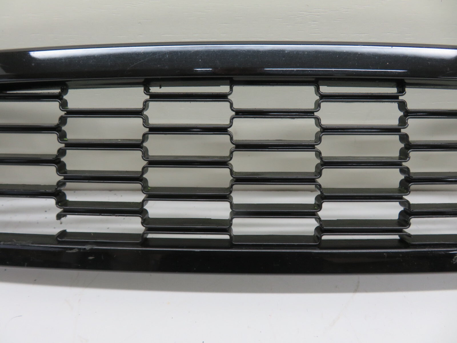 MINI COOPER S R53 AERO LOWER FRONT GRILLE JCW (DAMAGE SEE PHOTOS) 2001-2006