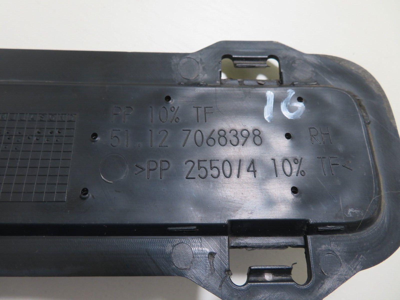 BMW MINI COOPER R50 R53 REAR BUMPER GRILL TRIM 7068398 2004-2006 1927-16