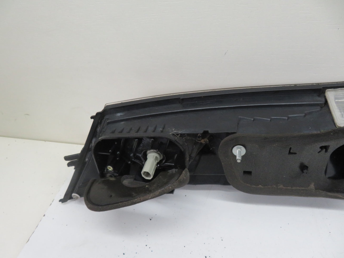 HONDA CIVIC MK8 REAR CENTER TAIL LIGHT HANDLE 2006-2011