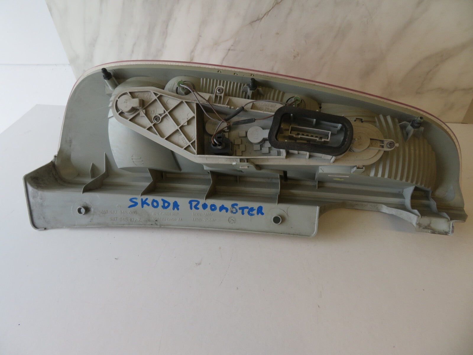 SKODA ROOMSTER OS DRIVER SIDE REAR TAIL LIGHT 5j7945096 2007-2013