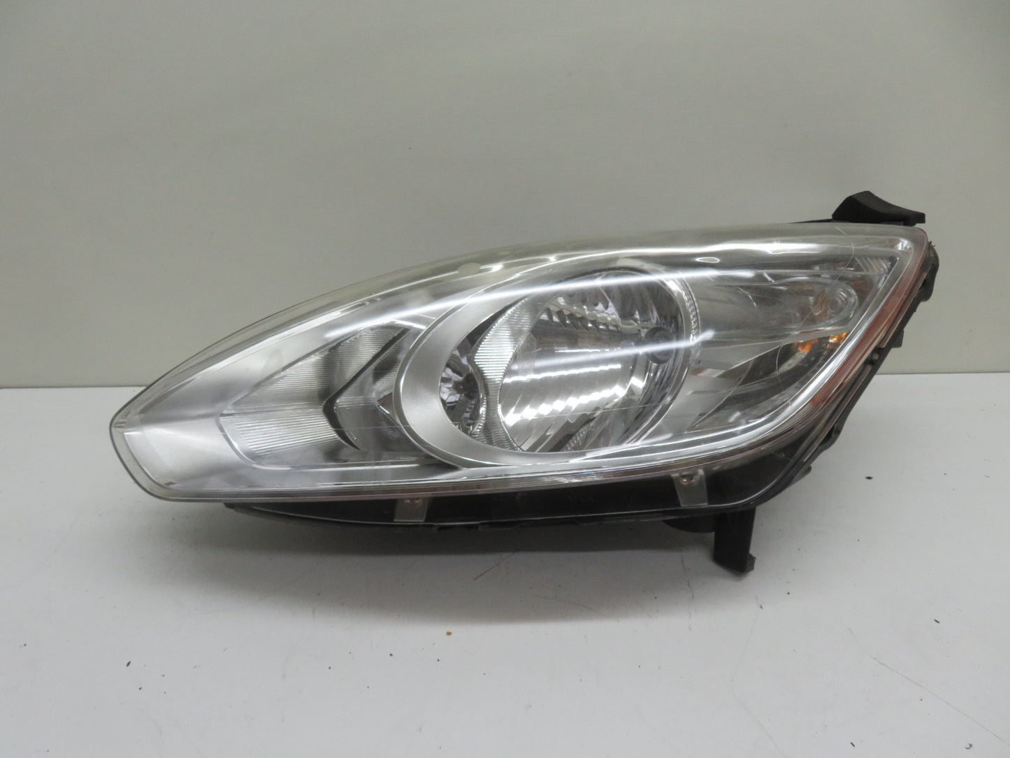 FORD C MAX NS FRONT PASSENGER HEADLIGHT AM51-13W030-BE (SEE PHOTOS) 2010-2015