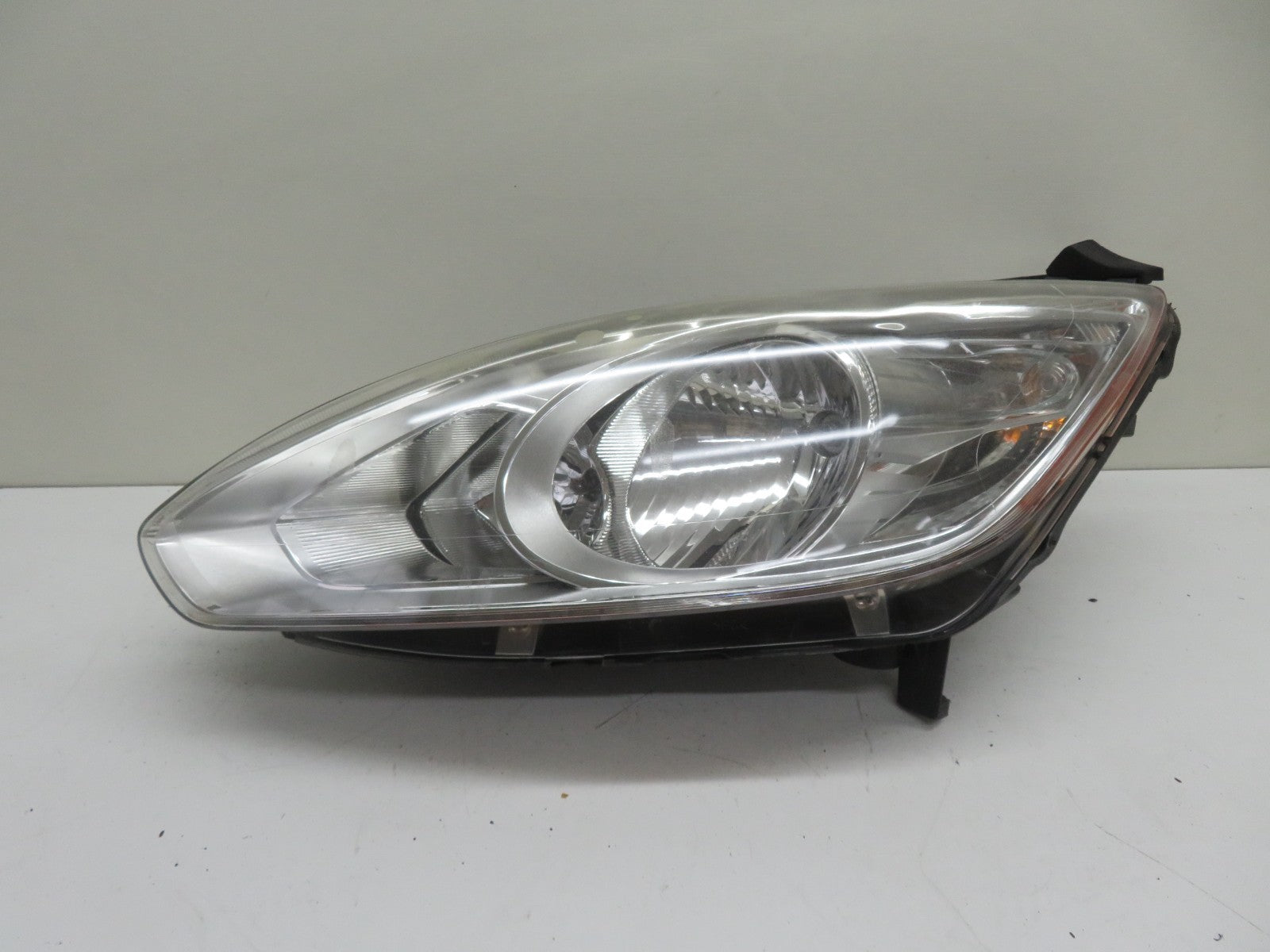 FORD C MAX NS FRONT PASSENGER HEADLIGHT AM51-13W030-BE (SEE PHOTOS) 2010-2015
