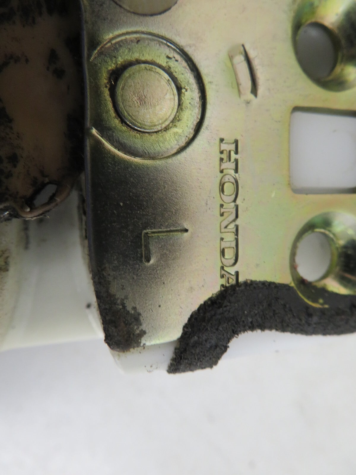 HONDA CRV MK2 NSR DOOR LOCK CATCH 2002-2006 1624-1