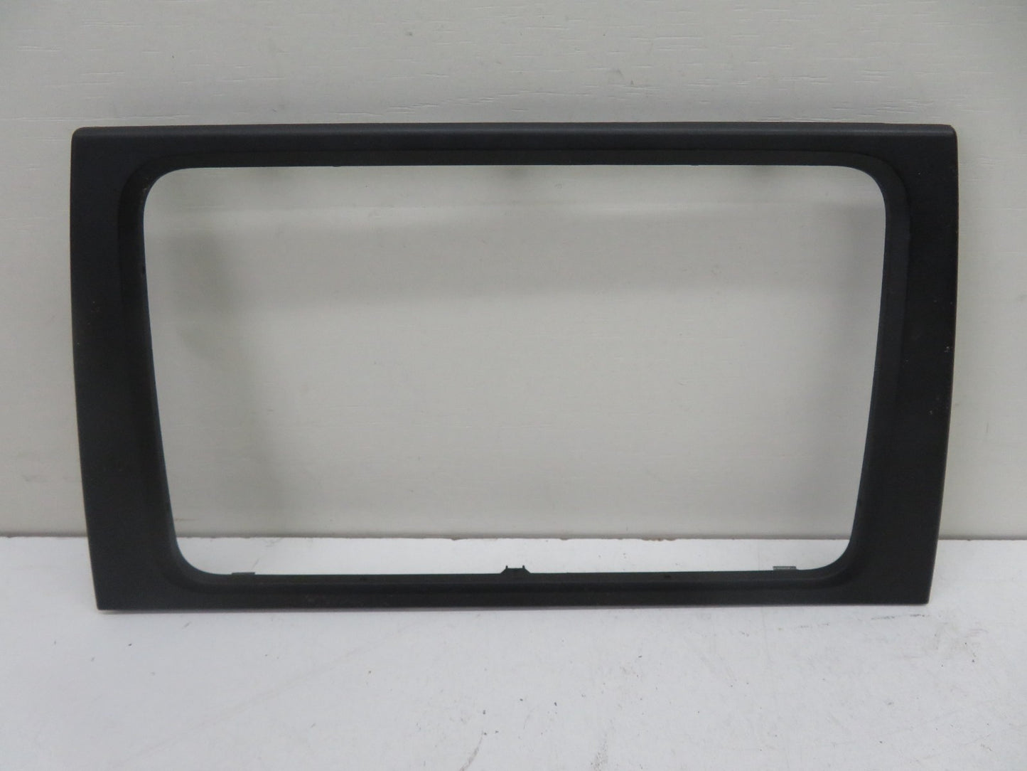 VW GOLF MK6 STEREO SURROUND TRIM 5K0858063P 2009-2013 REF-13