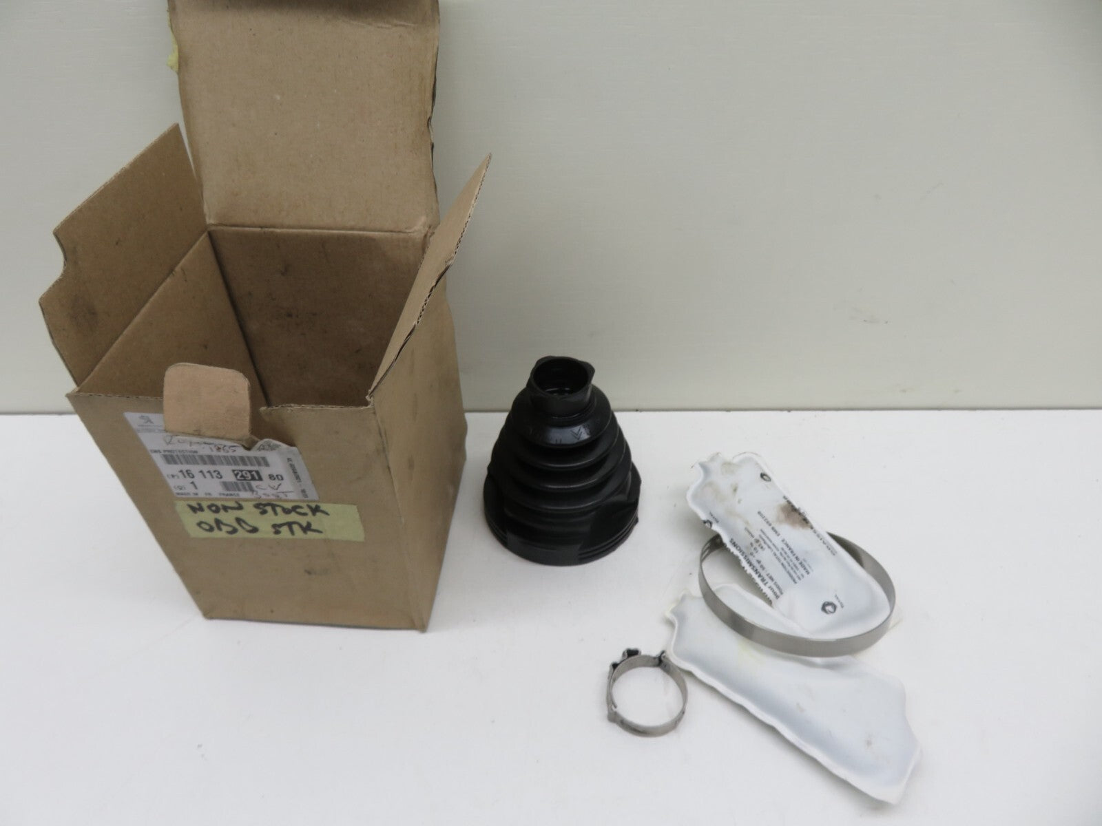 PSA PEUGEOT 2008 CV BOOT GENUINE 1611329180