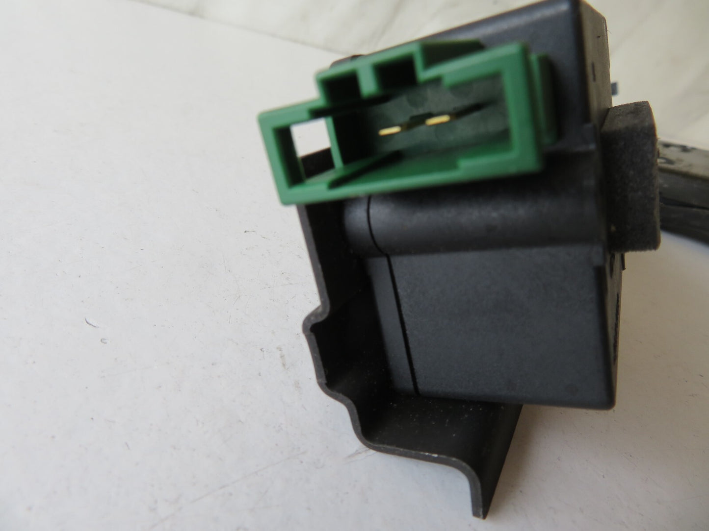 AUDI TT MK1 TAILGATE BOOT LOCK CATCH 8N0827505 1998-2006 AMS1140