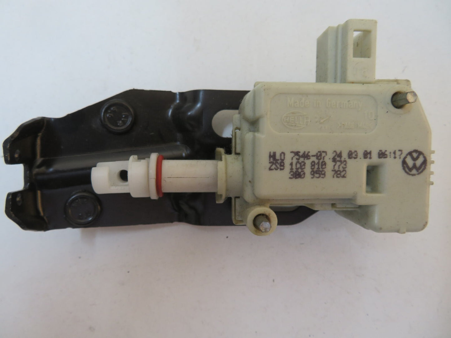 AUDI TT MK1 FUEL FLAP ACTUATOR 3b0959782 1998-2004 B6