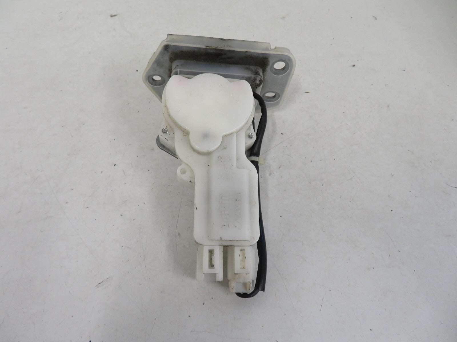 SUZUKI SWIFT GLS TAILGATE BOOT LOCK CATCH 1998-2003 1341-6