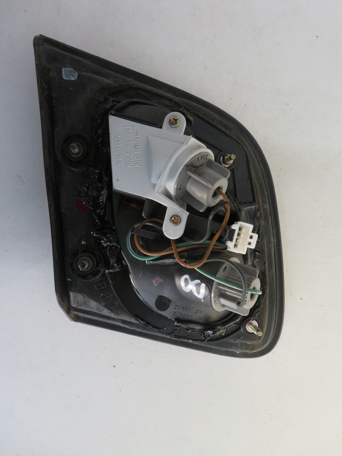 NISSAN ALMERA OS DRIVER REAR INNER TAIL LIGHT 1998-2000 1624-8