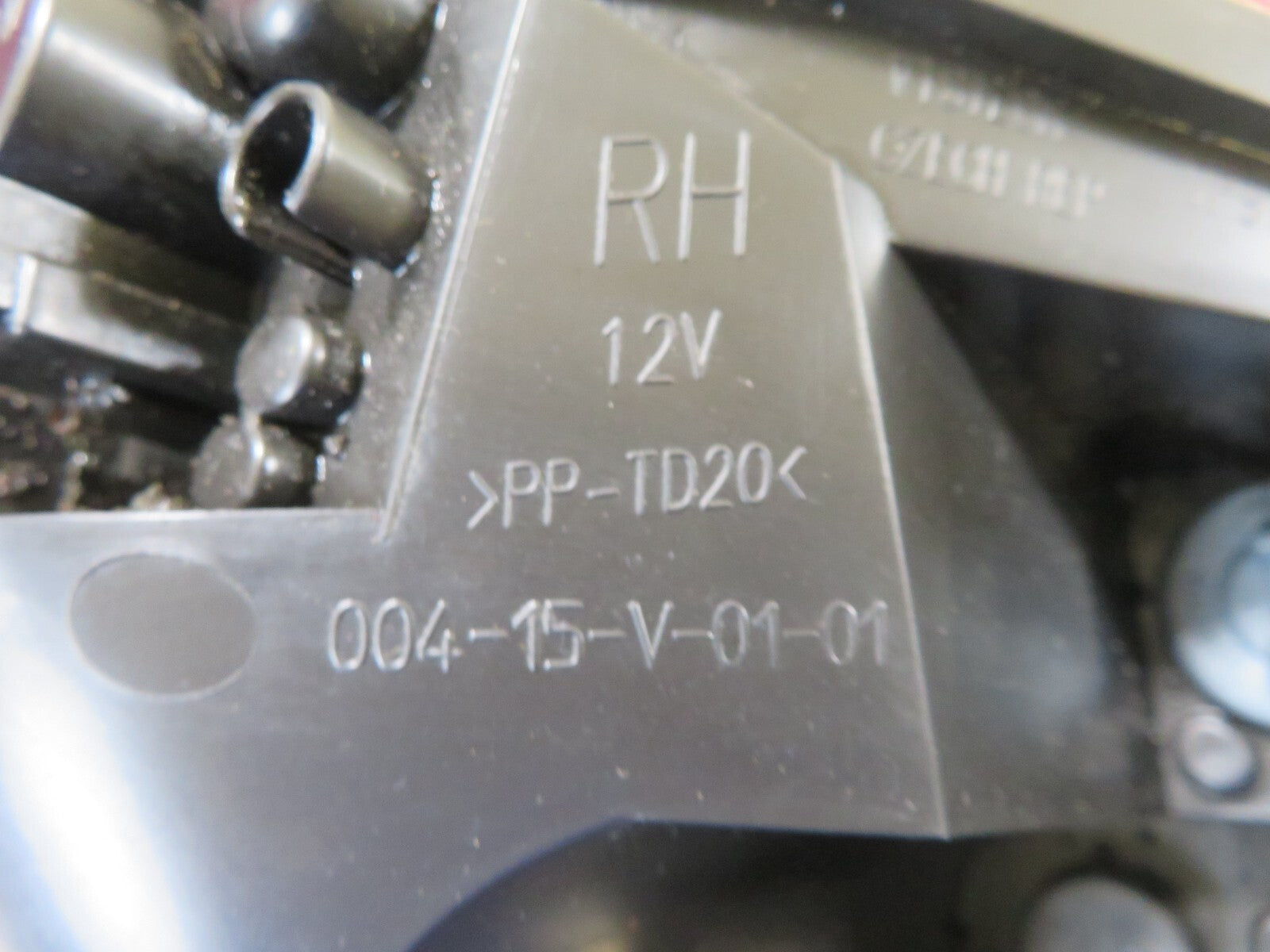 VAUXHALL INSIGNIA ESTATE OSR DRIVER REAR TAIL LIGHT 13226857 2008-2013 NSBK1730