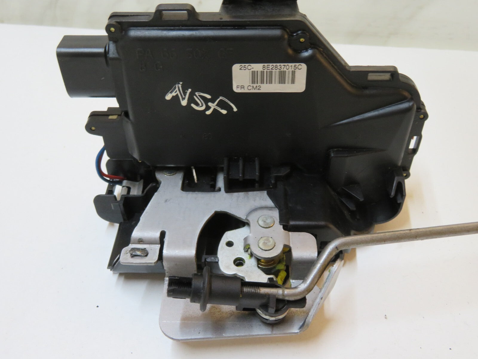 AUDI A4 B6 AVANT NSF DOOR LOCK CATCH 2001-2006 AMS4