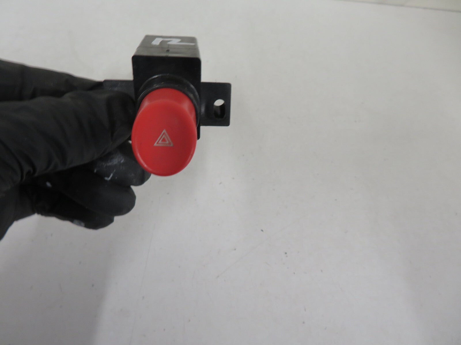 ROVER CITY ROVER HAZARD SWITCH 2003-2005 1642-12