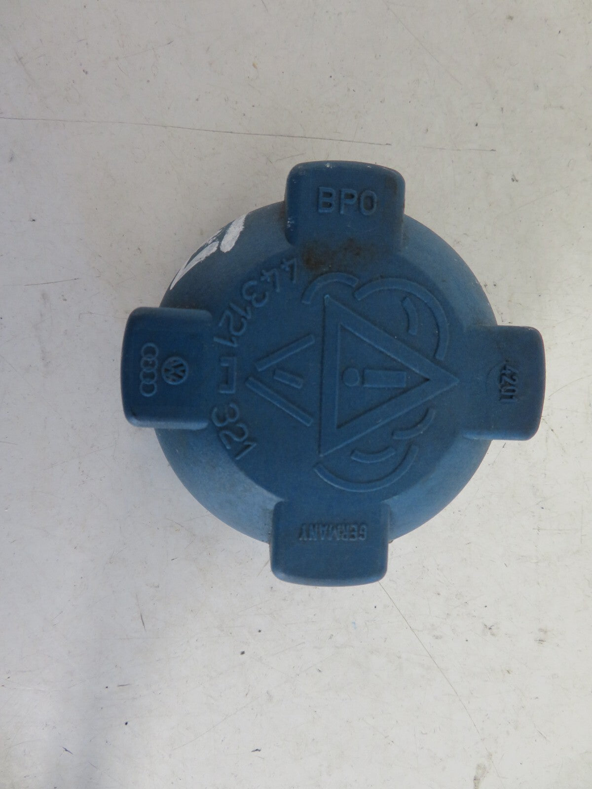 AUDI A8 D2 ENGINE COOLANT CAP 1998-2002 A1636-17