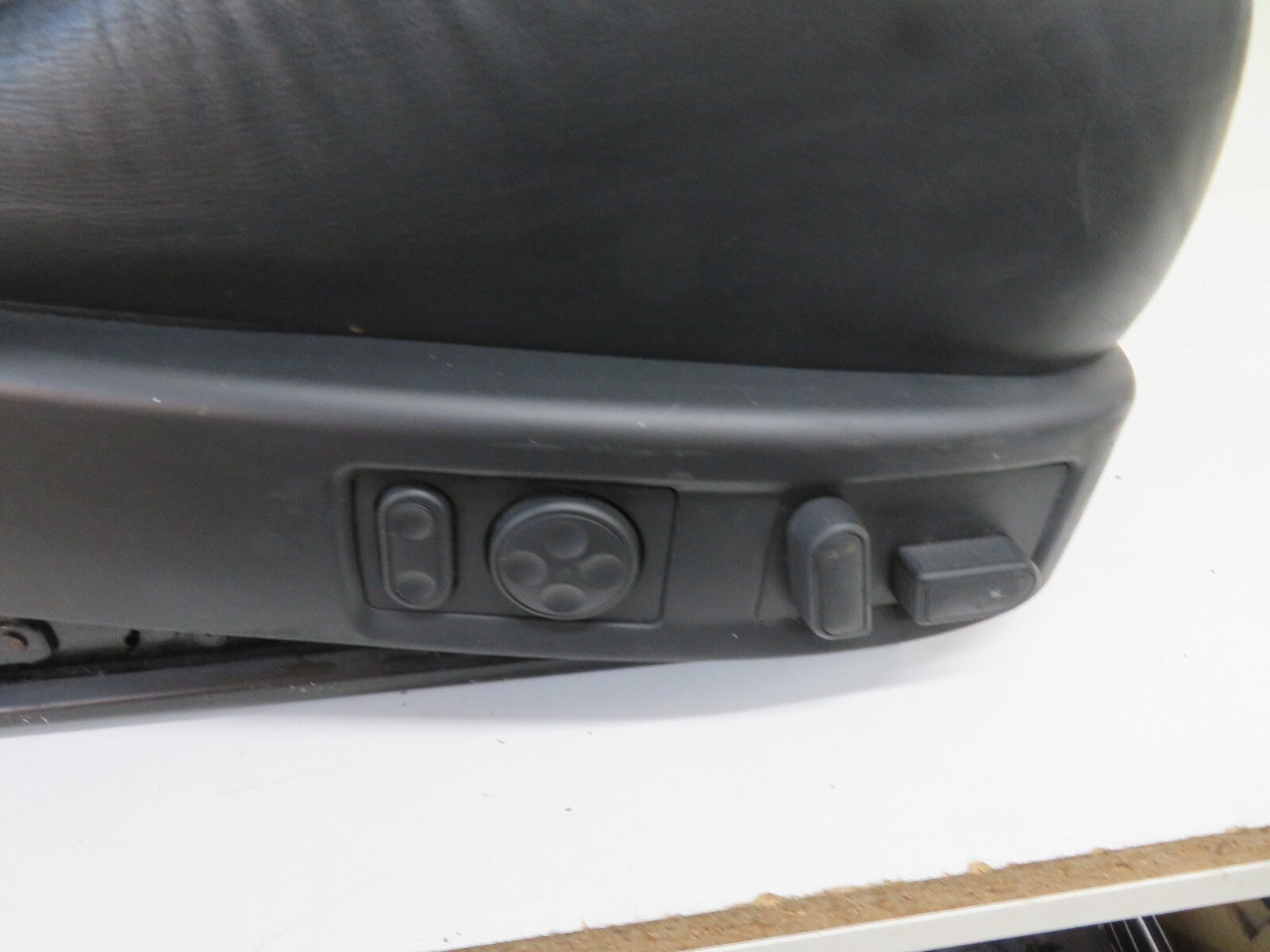 AUDI A8 D2 LEATHER RECARO DRIVER FRONT SEAT  1998-2002