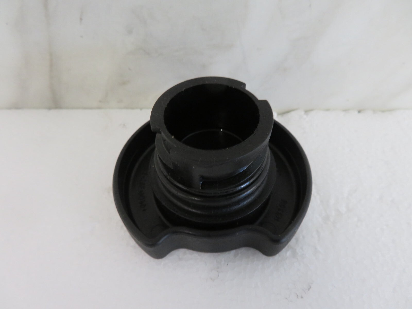 JAGUAR XF 2.7 ENGINE OIL FILLER CAP 2005-2010 A1500-6