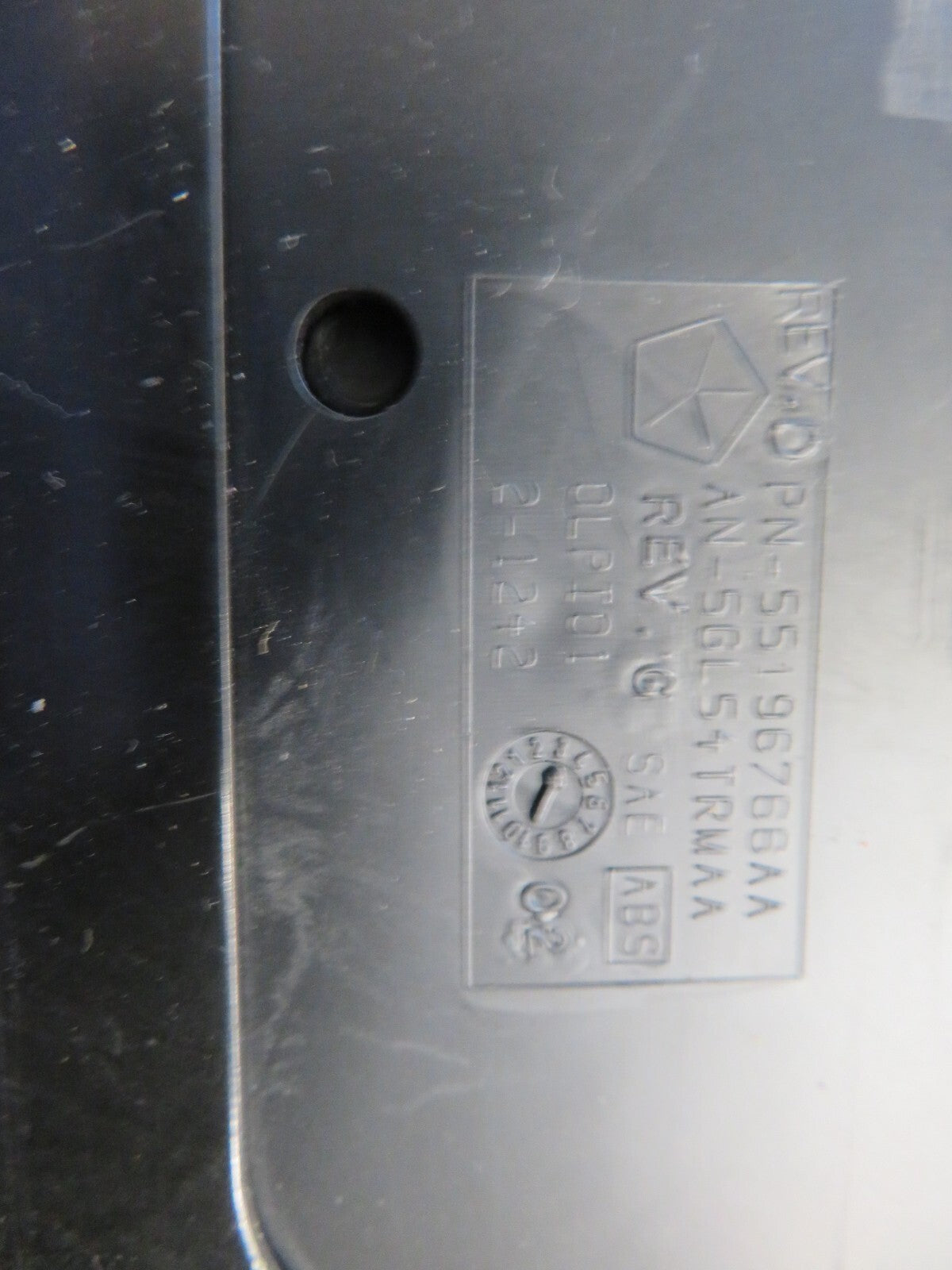 JEEP GRAND CHEROKEE WJ REAR CENTER CUP HOLDERS 1999-2004 1534-3